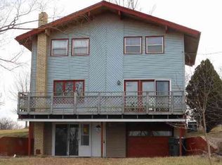 8669 Cedar Ln, Ozawkie, KS 66070