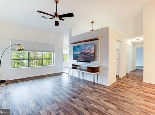 9569 Coggs Bill Dr APT 401, Manassas, VA 20110