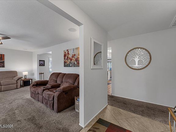 4th image of 560 Peter Cir
