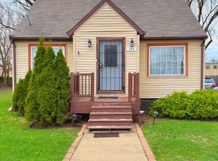 224 N Wolf Rd, Wheeling, IL 60090