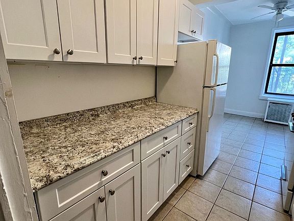 3rd image of 311 Main St #B