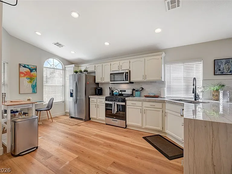 1808 Stablegate Ave — Photo 4