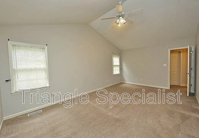 6004 Sweden Dr — Photo 6