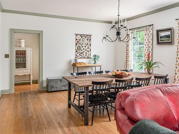 4th image of 305 Peachtree St