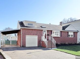 16 Maple Ave, South Hackensack, NJ 07606