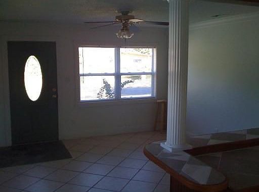 5th image of 100 S Aurora Dr