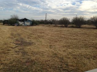 271 Rabbit Run Rd, Victoria, TX 77905