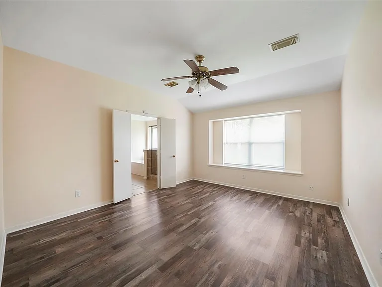 20410 Pomegranate Ln — Photo 12