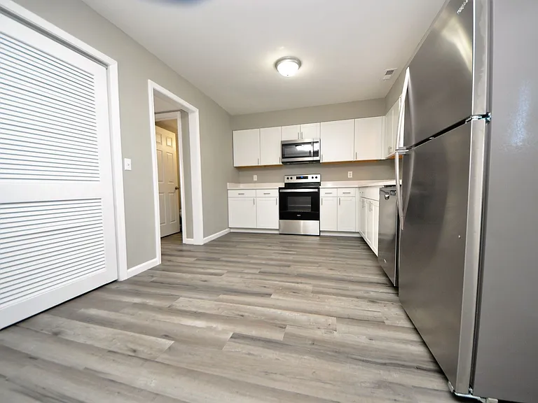313 Granada Dr — Photo 32