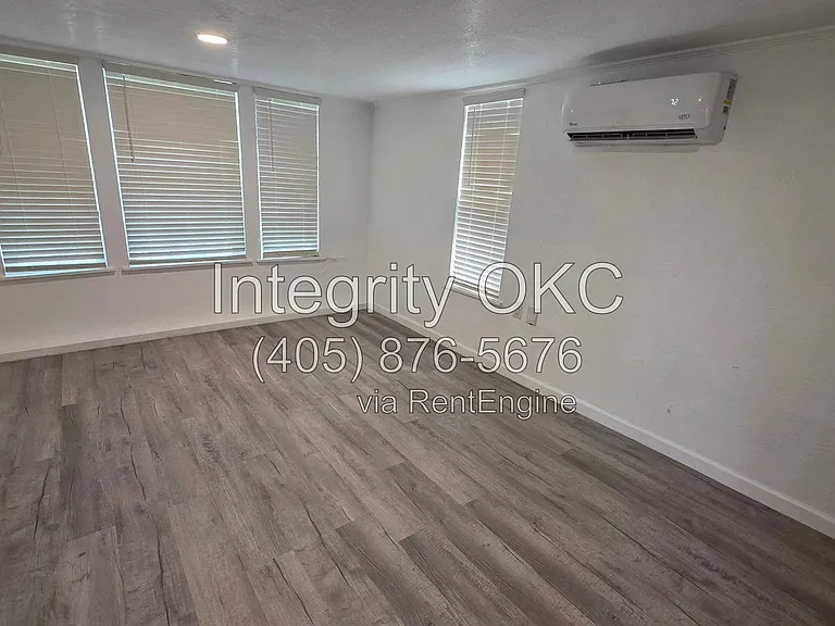 306 E Hughbert St #A — Photo 9