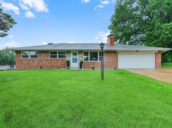 11615 Kingsport Dr, Saint Louis, MO 63138