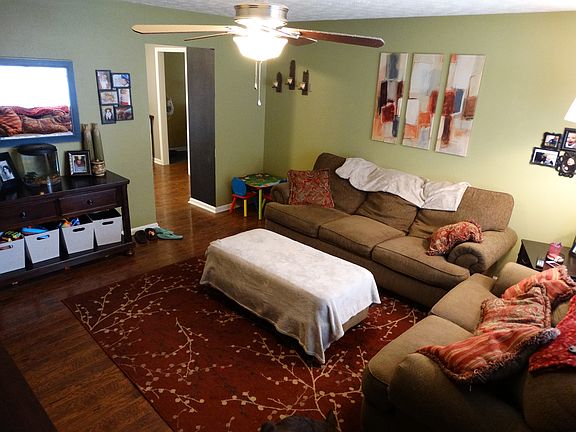 4th image of 5521 Elaine Ln