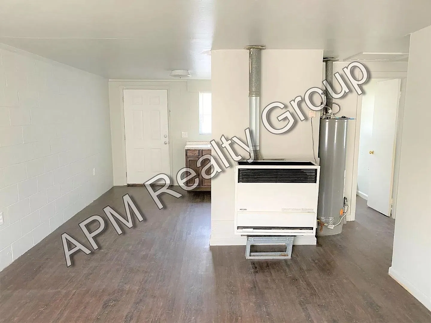 Updated two bedroom - Harden St. — Photo 2