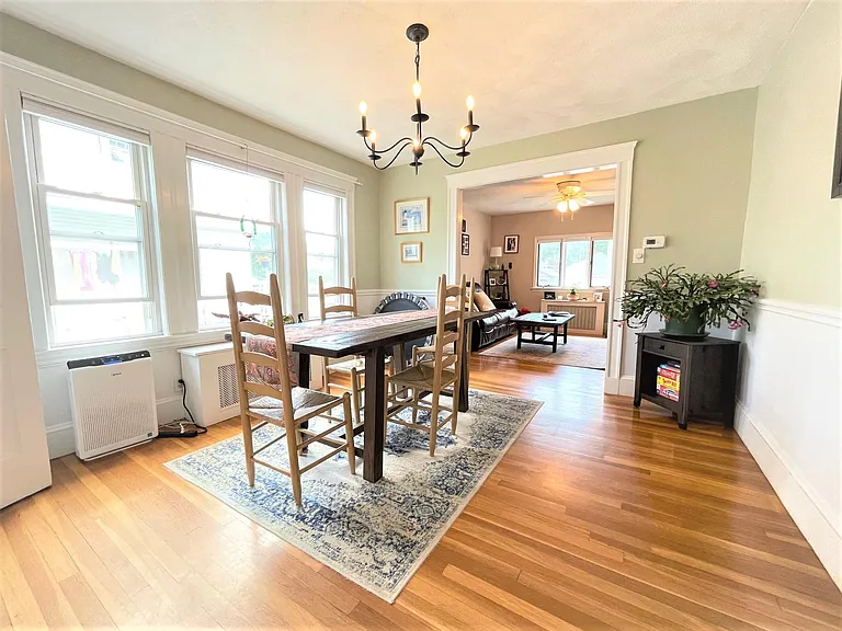 68 Willis Ave — Photo 5