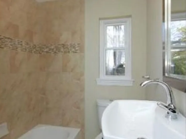1613 Noyes Dr — Photo 9