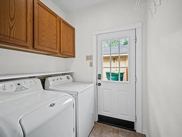 7 Grey Birch Pl — Photo 14