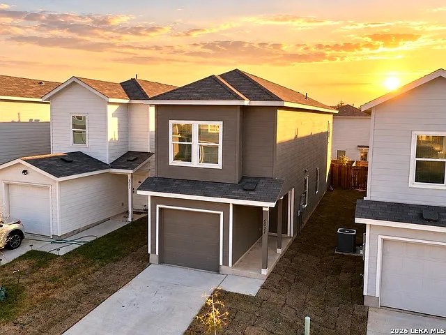 4 bed, 2.5 bath, 1535 sqft, $1,600 — Photo 1