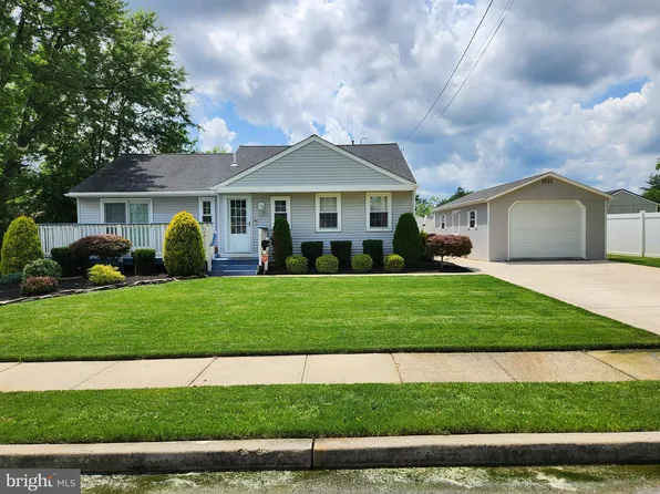 39 Duchess Ave, Marlton, NJ 08053