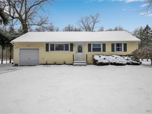3646 Harris Ave, Ransomville, NY 14131