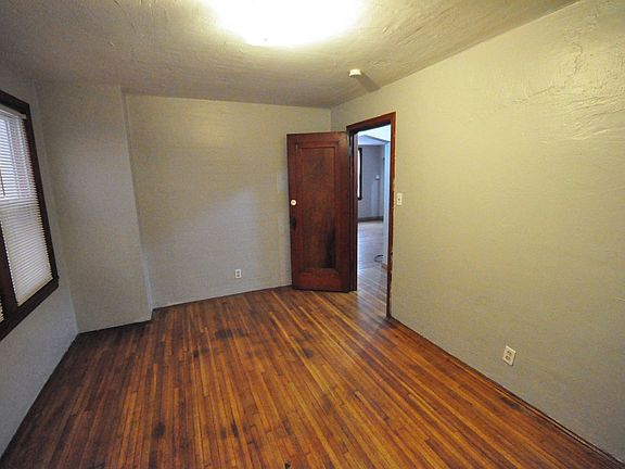 4th image of 71 W 8th Ave