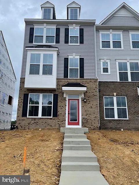 4 bed, 3.5 bath, 2247 sqft, $2,795 — Photo 1