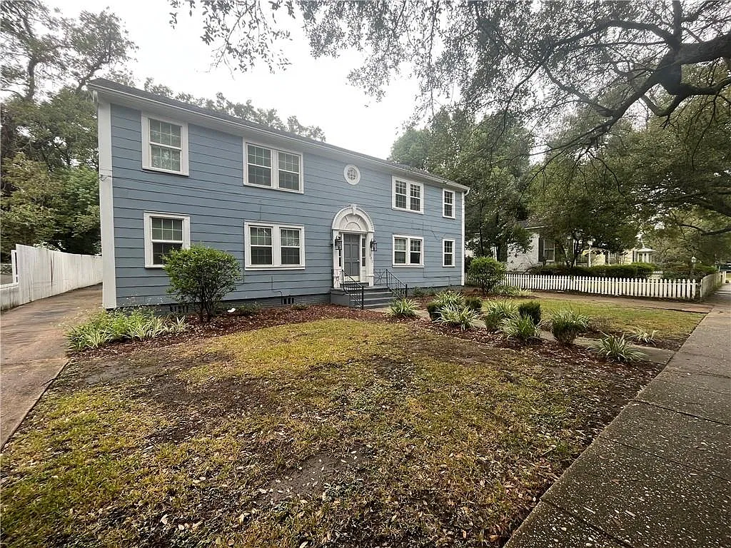 2 bed, 1.0 bath, 848 sqft, $995 — Photo 2