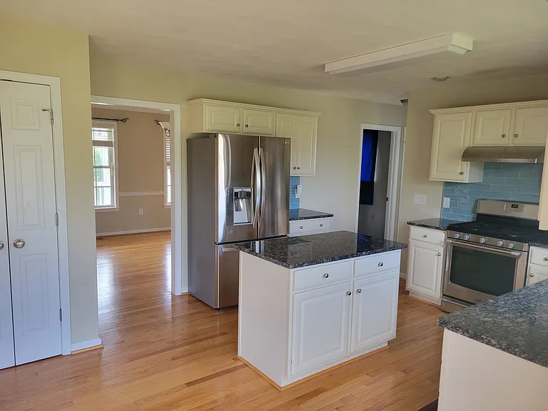 110 Amethyst Dr — Photo 41