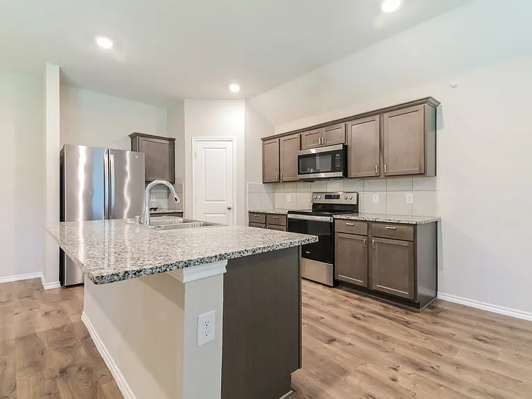 2618 Saldana Dr — Photo 9
