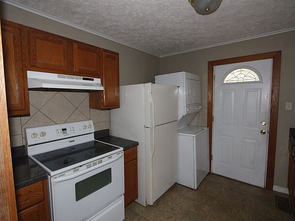 5th image of 126 Courtland Dr