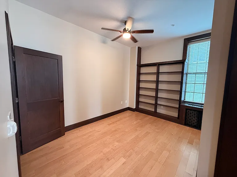 City Club Apartments — Photo 7
