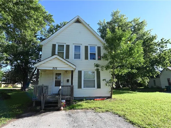 201 E 2nd St, Appleton City, MO 64724