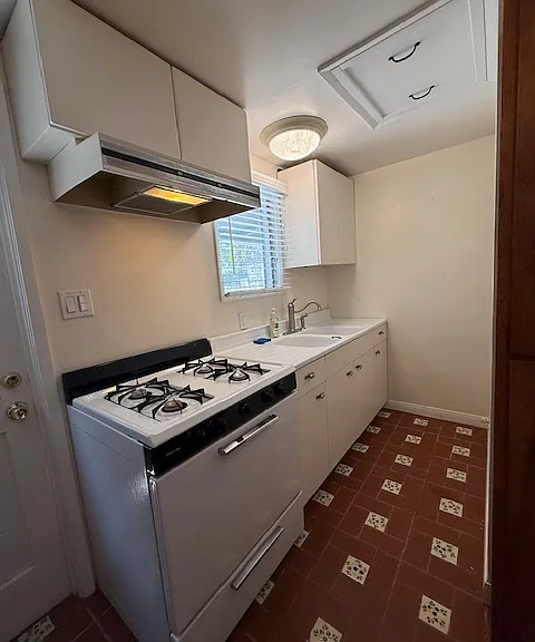 284 San Gabriel Ct — Photo 8
