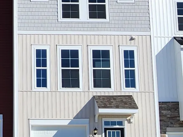 237 Hillsdale Pl, Martinsburg, WV 25403