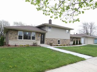 19103 Walter St, Lansing, IL 60438