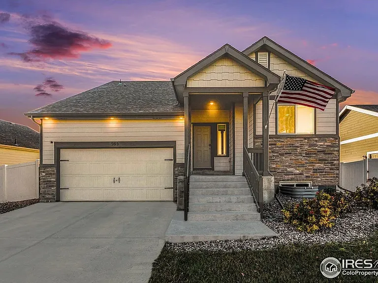 985 Axis Dr — Photo 1
