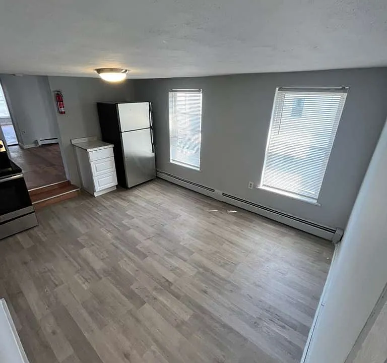 210 Cross St #2