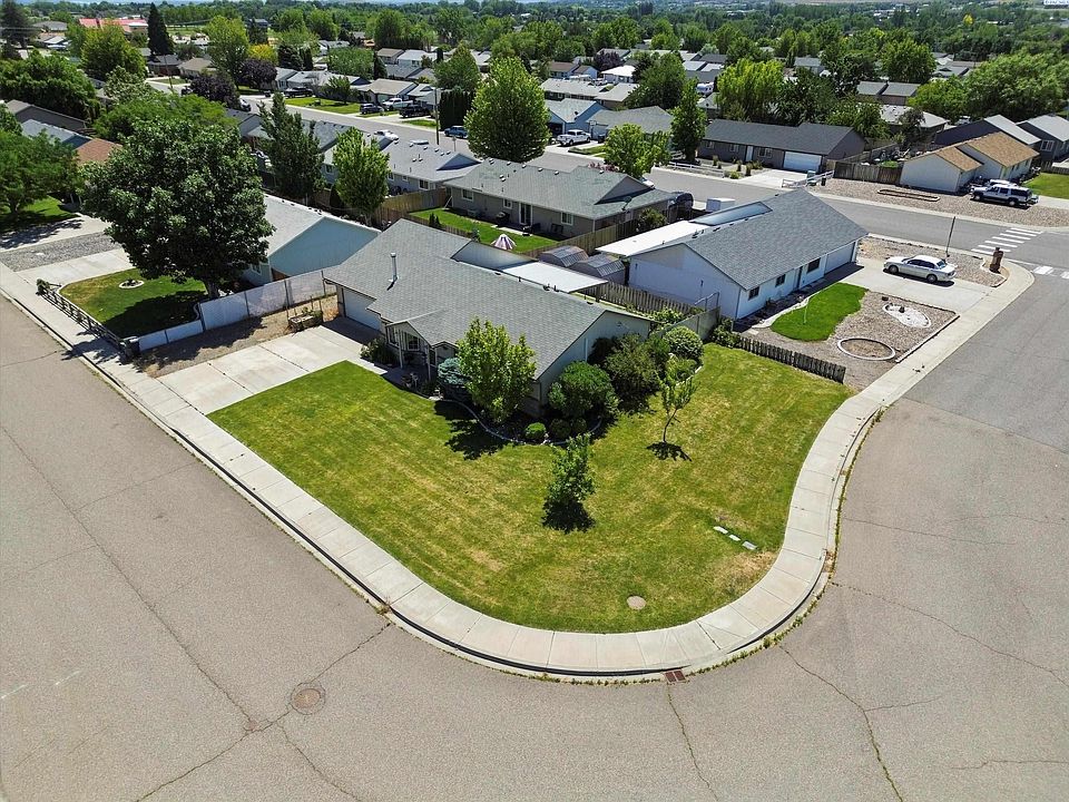 1st image of 4961 Poppy St