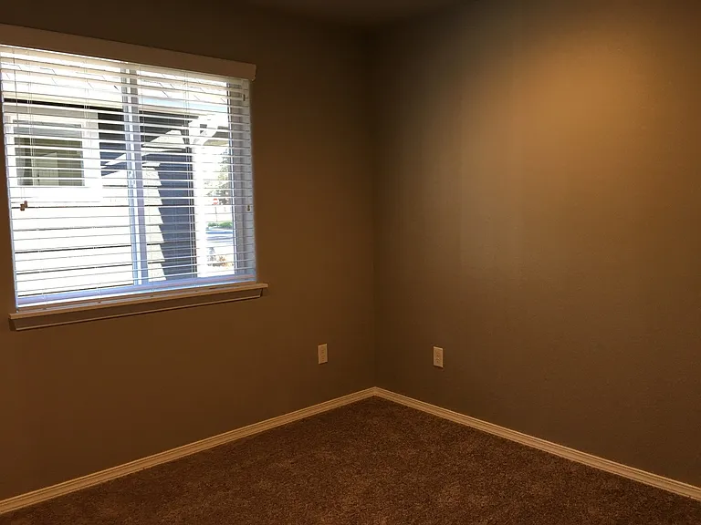 594 N Trinity Way — Photo 5