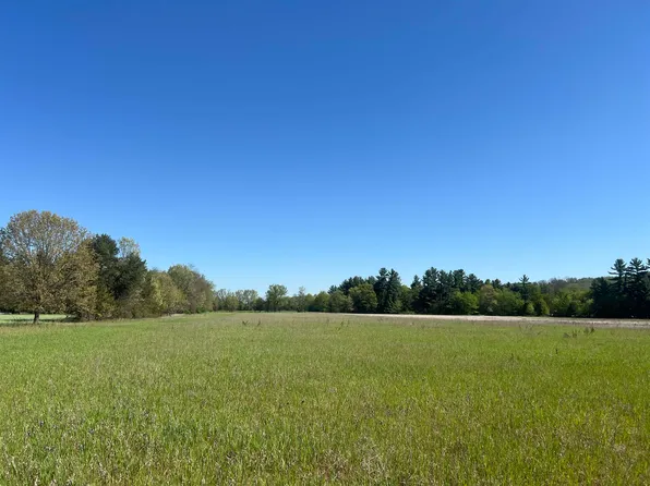 Crystal Rd, Waupaca, WI 54981