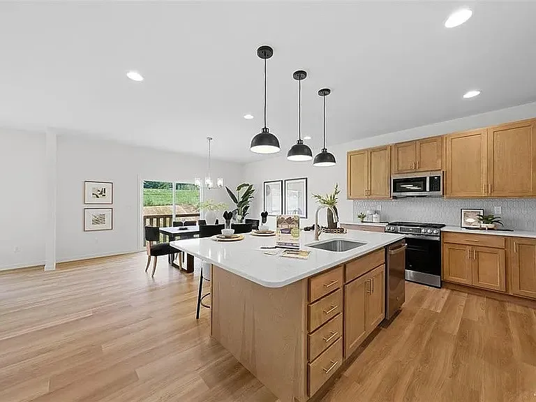 109 Sommerset Ct — Photo 4