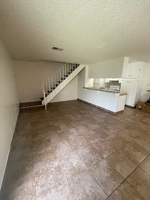 2 bed, 903 sqft, $1,850 — Photo 2