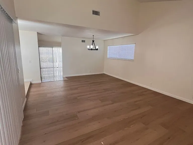 1142 Ashbury Ct — Photo 3