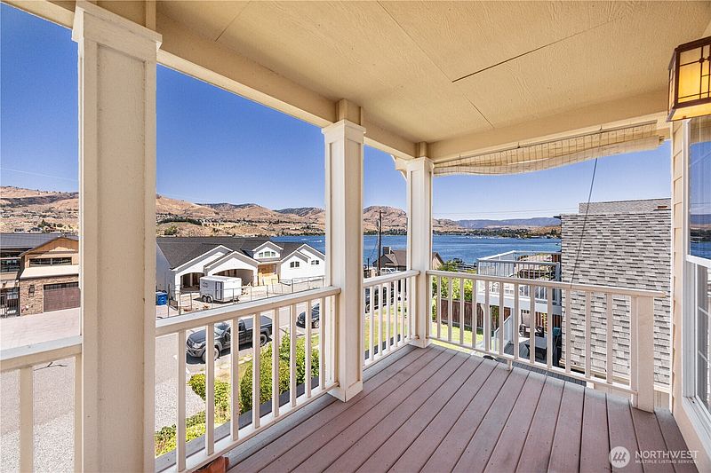 2nd image of 2109 W Terrace Avenue