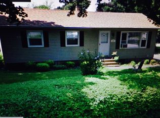 176 Monroe St, Mastic, NY 11950