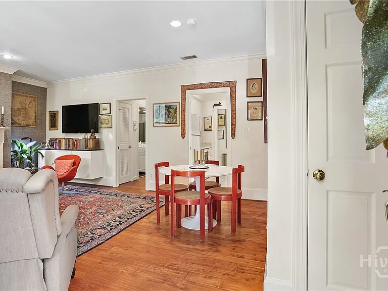 519 Tattnall St — Photo 2