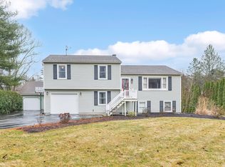 9 Autumn Ln, Belchertown, MA 01007