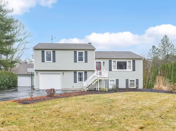 9 Autumn Ln, Belchertown, MA 01007