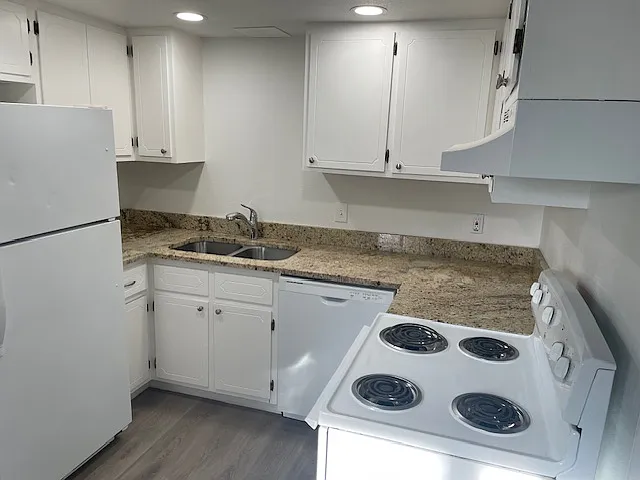 7825 Jasmine Dr — Photo 4