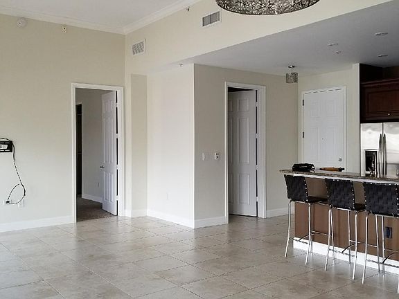 Dinning room and kitchen/bar area