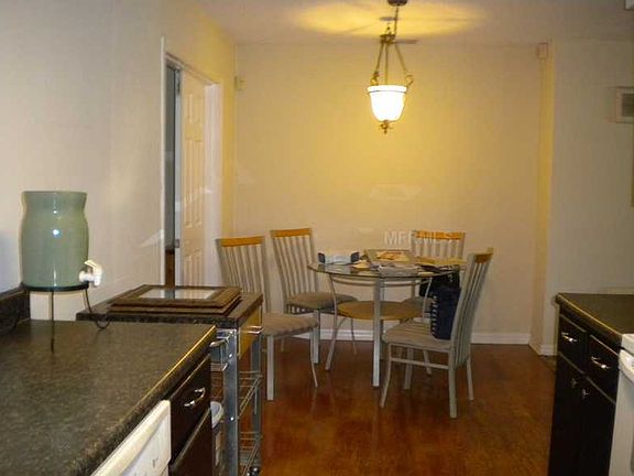 5th image of 404 Pinewood Ct